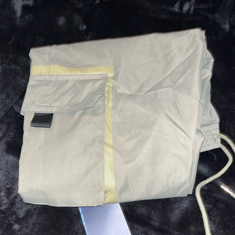 Army green cargo pants NWT! Doing a closet clean out.